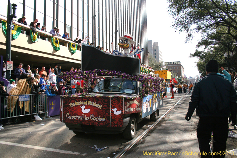 Krewe-of-Tucks-2010-Mardi-Gras-New-Orleans-7672