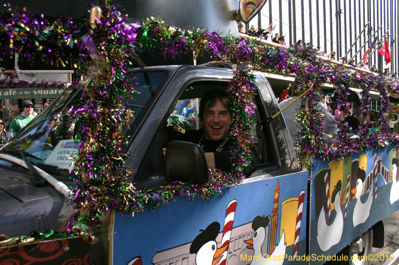 Krewe-of-Tucks-2010-Mardi-Gras-New-Orleans-7673