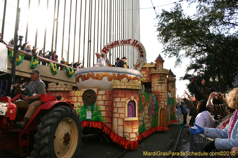Krewe-of-Tucks-2010-Mardi-Gras-New-Orleans-8021