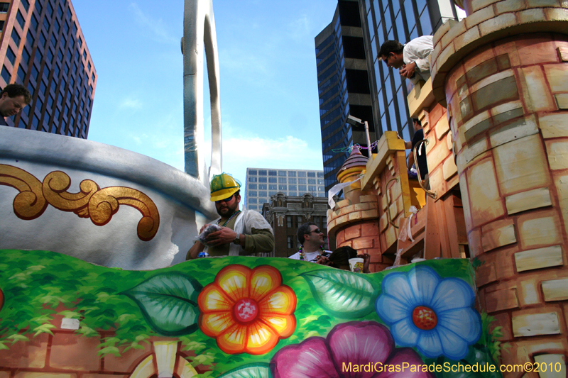 Krewe-of-Tucks-2010-Mardi-Gras-New-Orleans-8023