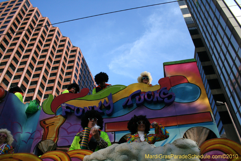 Krewe-of-Tucks-2010-Mardi-Gras-New-Orleans-8048