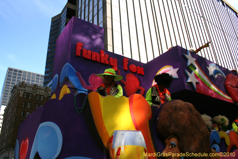 Krewe-of-Tucks-2010-Mardi-Gras-New-Orleans-8049