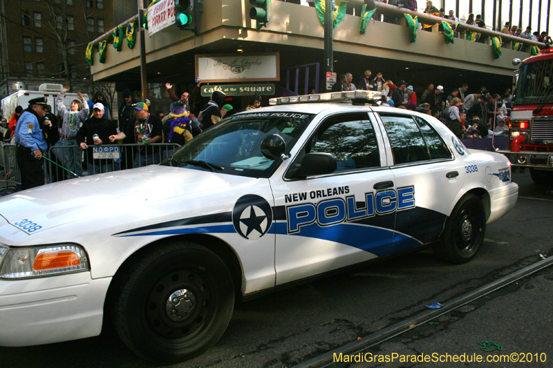 Krewe-of-Tucks-2010-Mardi-Gras-New-Orleans-8057