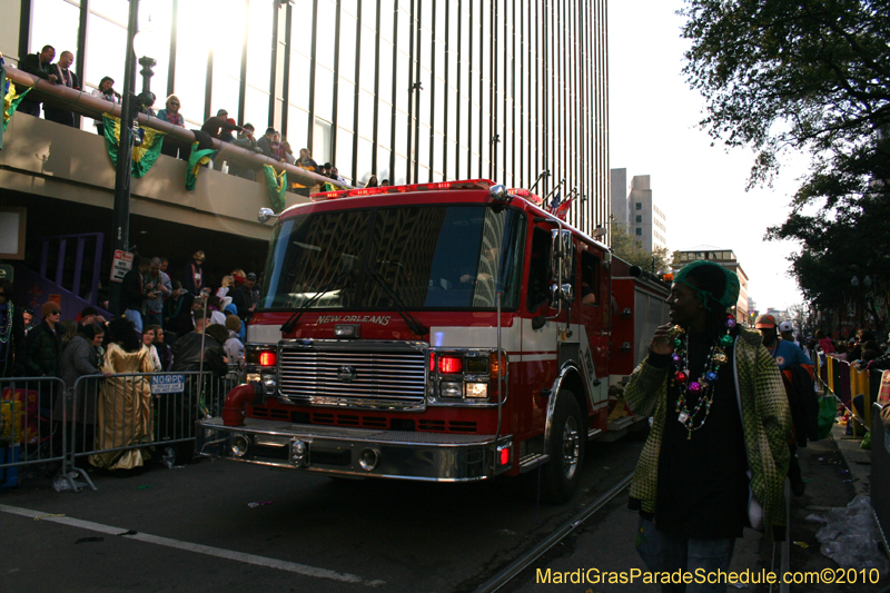 Krewe-of-Tucks-2010-Mardi-Gras-New-Orleans-8058