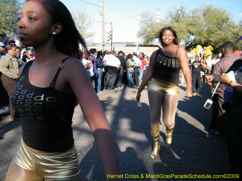 Zulu-Social-Aid-and-Pleasure-Club-2009-Centennial-Parade-mardi-Gras-New-Orleans-Photos-by-Harriet-Cross-0210
