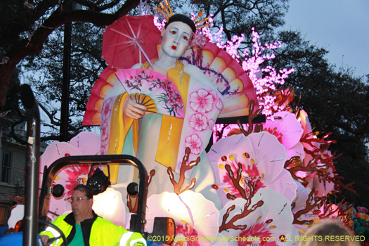 Great float in Krewe of Orpheus, you should see the picture I took right before, stunning - photo by Jules Richard