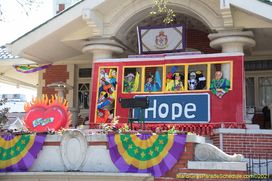 Krewe-of-House-Floats-00963-Mid-City-2021
