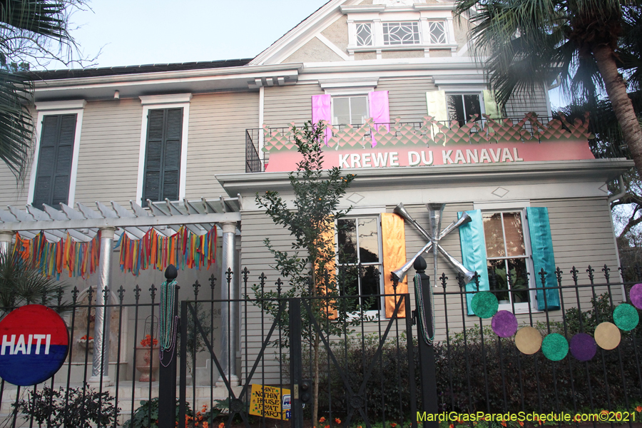 Krewe-of-House-Floats-02061-Uptown-2021